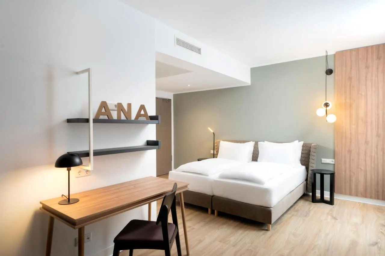 Elaya Hotel Regensburg City Center 3*,
